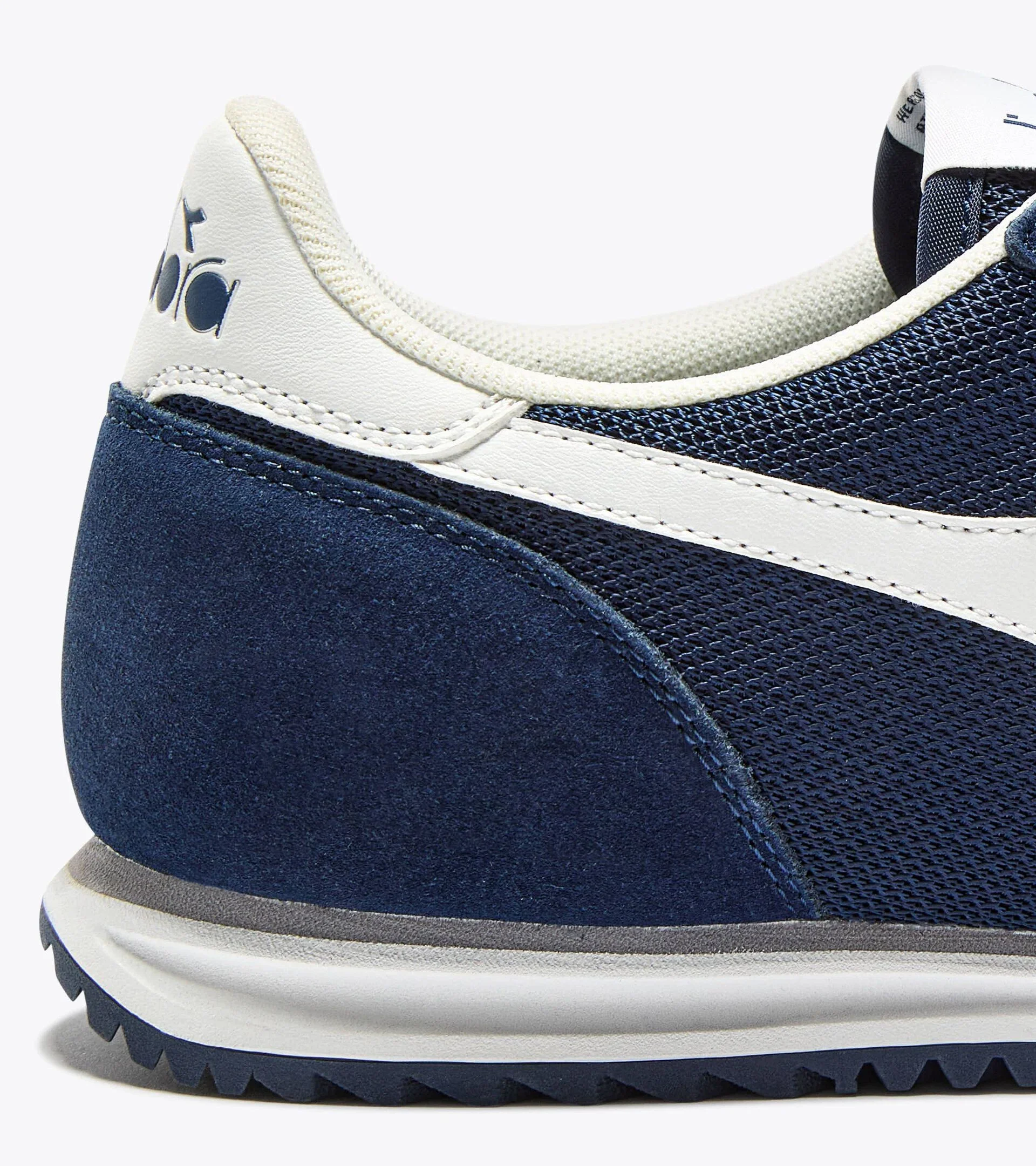 Diadora CROSS Low Profile Suede Trainer Pageant Blue ( Navy ) - 1502 - Image 4