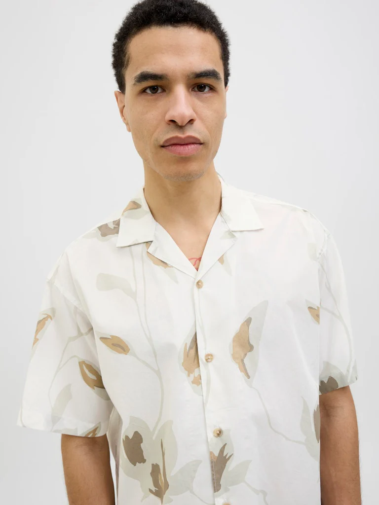 Jack & Jones Blapalermo Print Resort SS Shirt Cream - 092 - Image 2