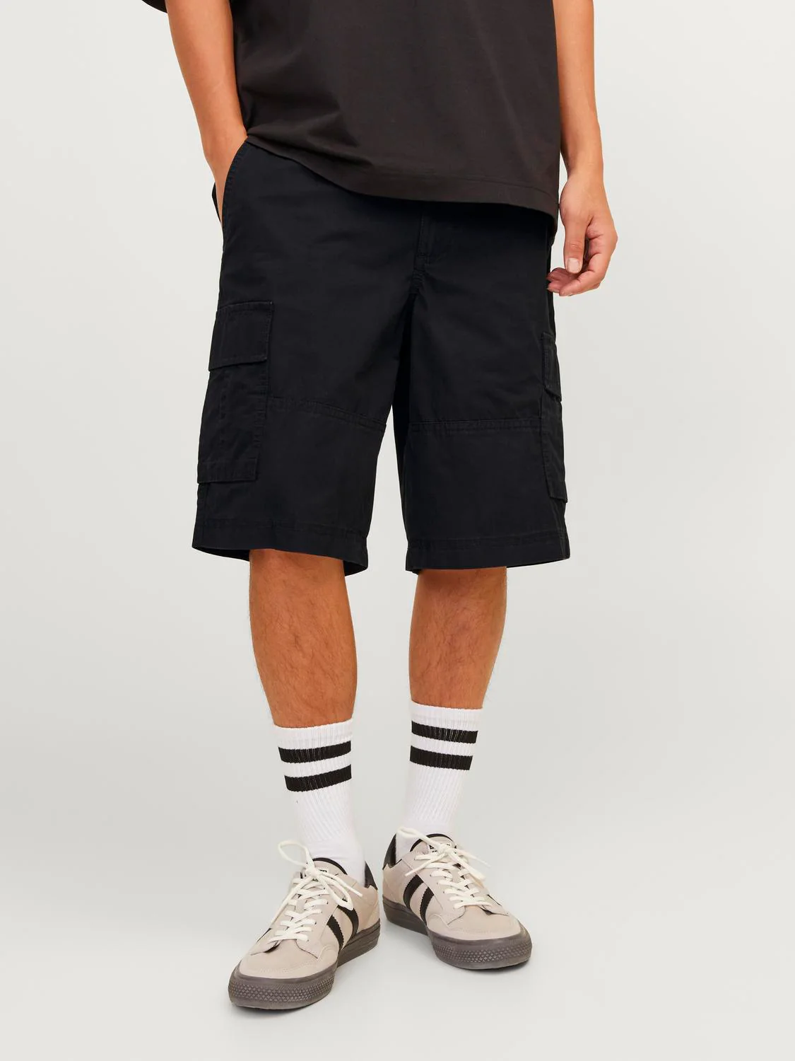 Jack & Jones Cole Combat Pocket Shorts Black - 870 - Image 4