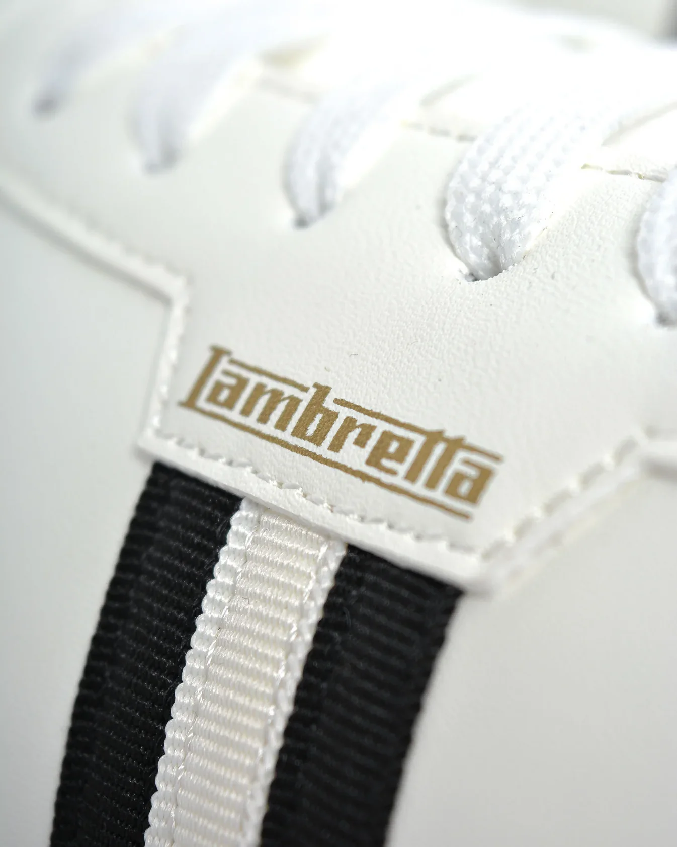 Lambretta Retro Style Tackle Trainers White/Black - 1525 - Image 6