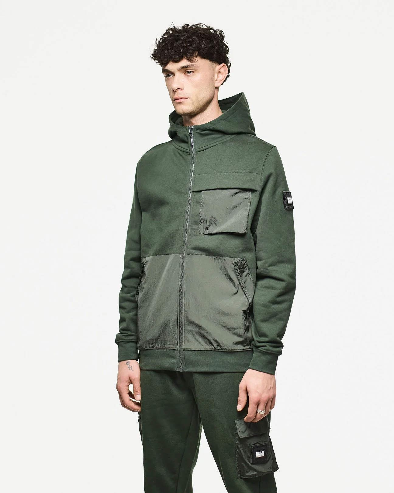 Weekend Offender Daponte Zip Through Hoodie With Parachute Overlay Forest Green - 590